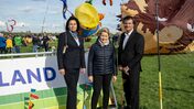 Das Bild zeigt von links nach rechts: Natascha Klimek, STADT UND LAND-Geschäftsführerin, Franziska Giffey, Regierende Bürgermeisterin von Berlin, und Ingo Malter, Geschäftsführer der STADT UND LAND