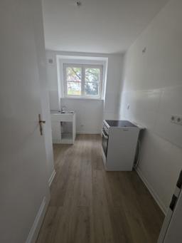 تصویر 2 Zimmer / 39,24 m² – WBS!!! frisch renovierte 2-Zimmerwohnung Neuköllnische Allee 99, EG LI