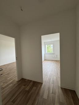 تصویر 4 Zimmer / 75,70 m² – Attraktive 4-Zimmer-Wohnung in direkter Nähe zu den Gärten der Welt