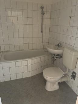 تصویر 1 Zimmer / 32,63 m² – ruhige 1-Zimmer Erdgeschosswohnung in der Senftenberger Straße 1B (MIT WBS!)
