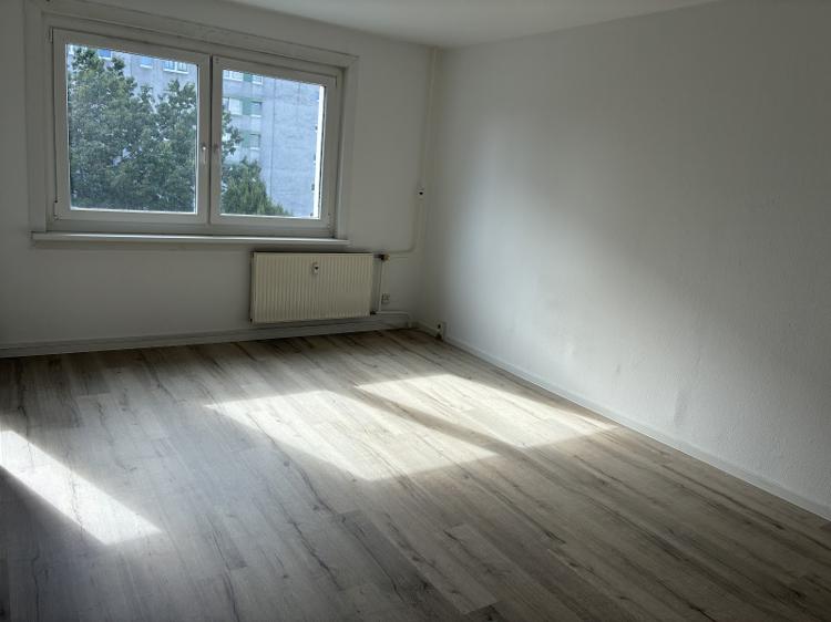 تصویر 1 Zimmer / 32,60 m² – helle 1-Zimmerwohnung in der Rabensteiner Str. 40