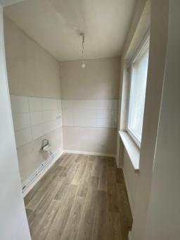 تصویر 2 Zimmer / 36,33 m² – Einkommensorientierte Miete – Haushalt mit max. 1.038 € Nettoeinkommen mtl. gesucht