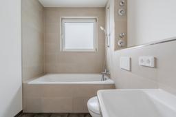 تصویر 4 Zimmer / 88,30 m² – Dachterrasse mit Badewanne und Gäste-WC in Treptow!