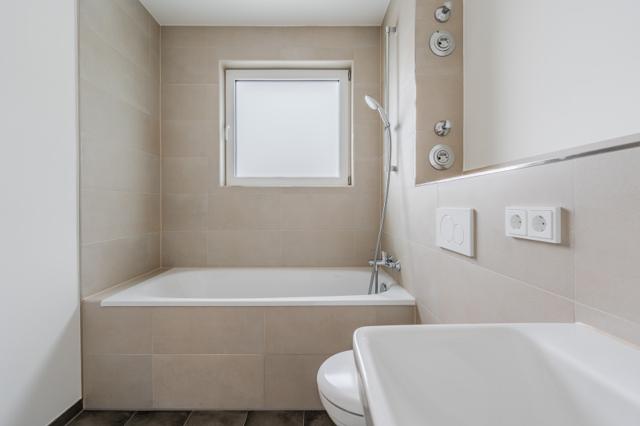 تصویر 4 Zimmer / 88,30 m² – Dachterrasse mit Badewanne und Gäste-WC in Treptow!