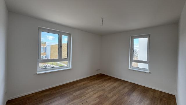 تصویر 3 Zimmer / 79,23 m² – Buckower Felder: 3 Zimmer mit Badewanne, Tageslichtbad & Balkon