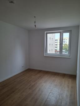 تصویر 4 Zimmer / 85,01 m² – 4-Raum-Whg. Schwarzheider Str. 29, 2.OG / Vermietung ohne WBS
