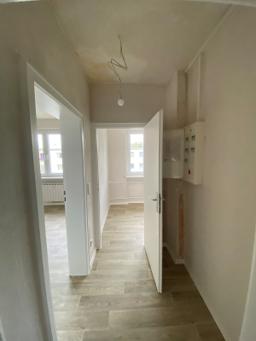 تصویر 2 Zimmer / 50,74 m² – Einkommensorientierte Miete – 2 Personenhaushalt mit max. 1.363 € Nettoeinkommen mtl. gesucht