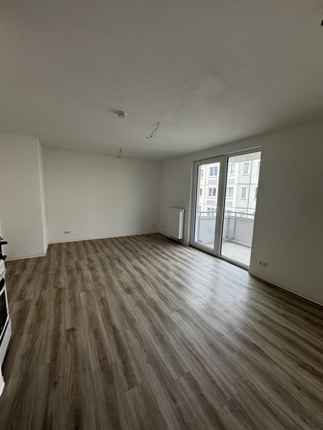 تصویر 1 Zimmer / 41,71 m² – Albert-Kuntz-Str. 52, 3.OG MI, ohne WBS zu vermieten, großer Balkon