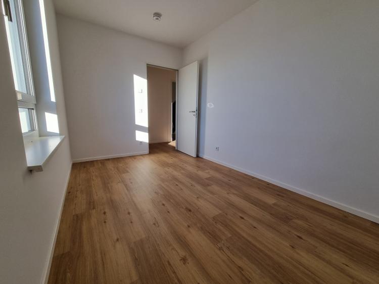تصویر 3 Zimmer / 69,93 m² – Neubauwohnung mit Balkon, Wannenbad und offenen Wohnbereich!