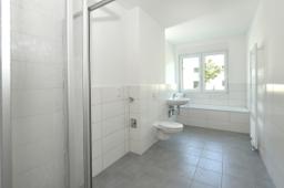 تصویر 3 Zimmer / 82,94 m² – Ruhiges Wohnen mit großer Terrasse, Büchnerweg 71, EG RE