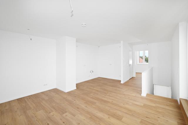 تصویر 4 Zimmer / 99,54 m² – Großzügige Maisonette-Wohnung mit Terrasse und Balkon in Altglienicke