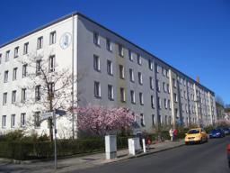 تصویر 2 Zimmer / 48,94 m² – Blick ins Grüne zum Selbstrenovieren, Wassermannstr. 86, 2.G LI