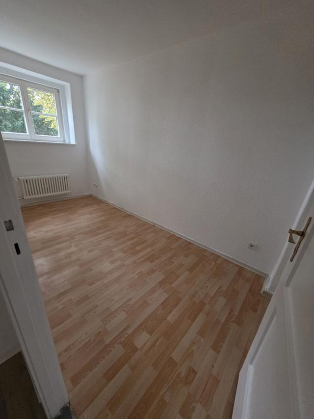 تصویر 2 Zimmer / 39,24 m² – WBS!!! frisch renovierte 2-Zimmerwohnung Neuköllnische Allee 99, EG LI