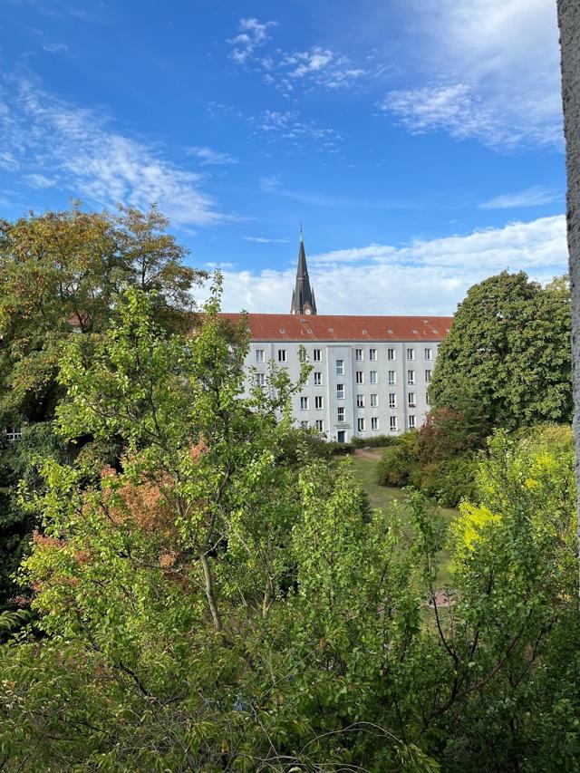تصویر 2 Zimmer / 48,94 m² – Blick ins Grüne zum Selbstrenovieren, Wassermannstr. 86, 2.G LI