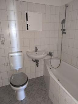 تصویر 4 Zimmer / 72,88 m² – Treppen steigen hält fit! Gemütliche 4-Zimmer-Wohnung im 4.OG sucht neue Mieter!