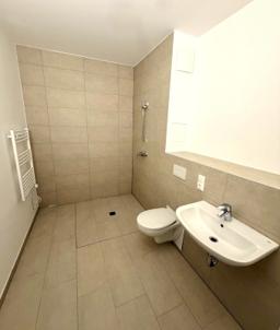 تصویر 3 Zimmer / 74,65 m² – Barrierefreie 3 Zimmer Wohnung mit Dusche - WBS 220 erforderlich
