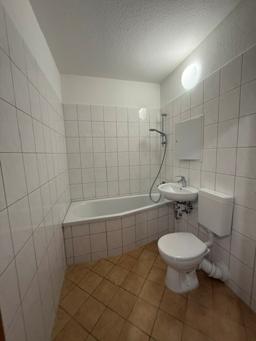 تصویر 1 Zimmer / 39,23 m² – gemütliche 1-Zimmer Erdgeschosswohnung in der Nossener Straße 75 (NUR MIT WBS!)