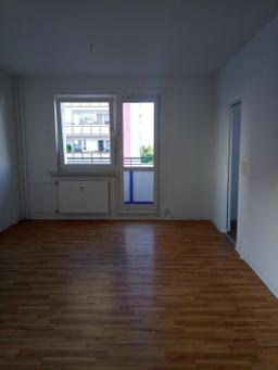تصویر 2 Zimmer / 51,76 m² – Ruhige Seniorenwohnung mit bequemem, stufenlosem Hauseingang · Cecilienstraße 232, 12619 Berlin