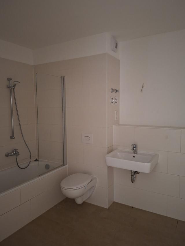 تصویر 4 Zimmer / 85,01 m² – 4-Raum-Whg. Schwarzheider Str. 29, 2.OG / Vermietung ohne WBS